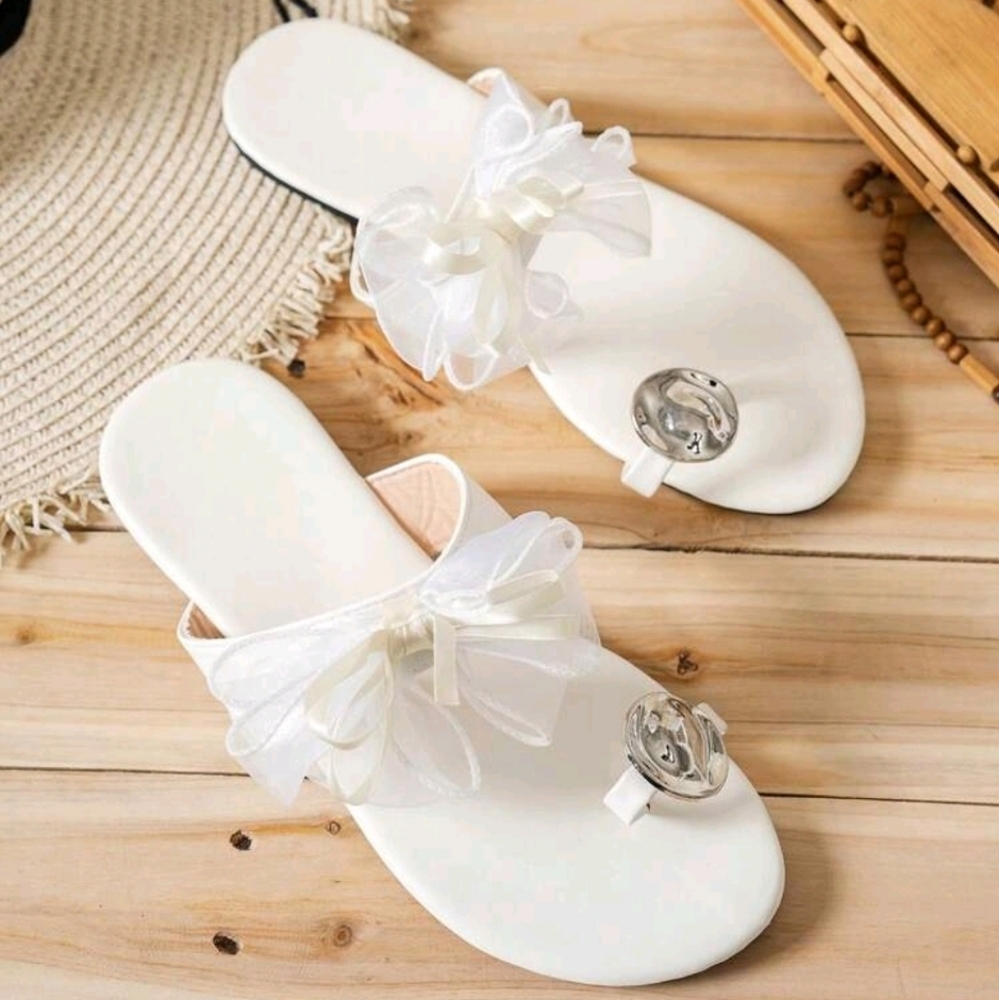 Elegant Fashionable White Women's Sandals with Bow & Metal Toe Accent